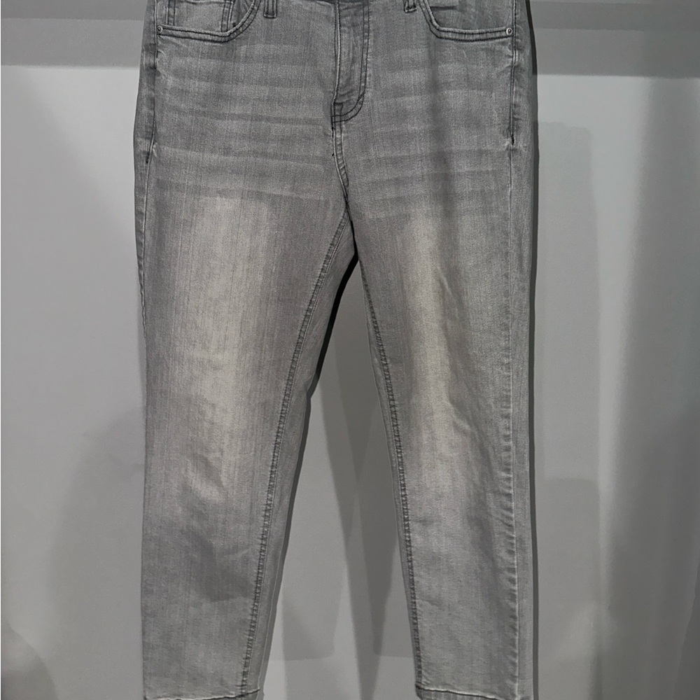 Kensie Gray Ankle Cropped Jeans with Slim Fit